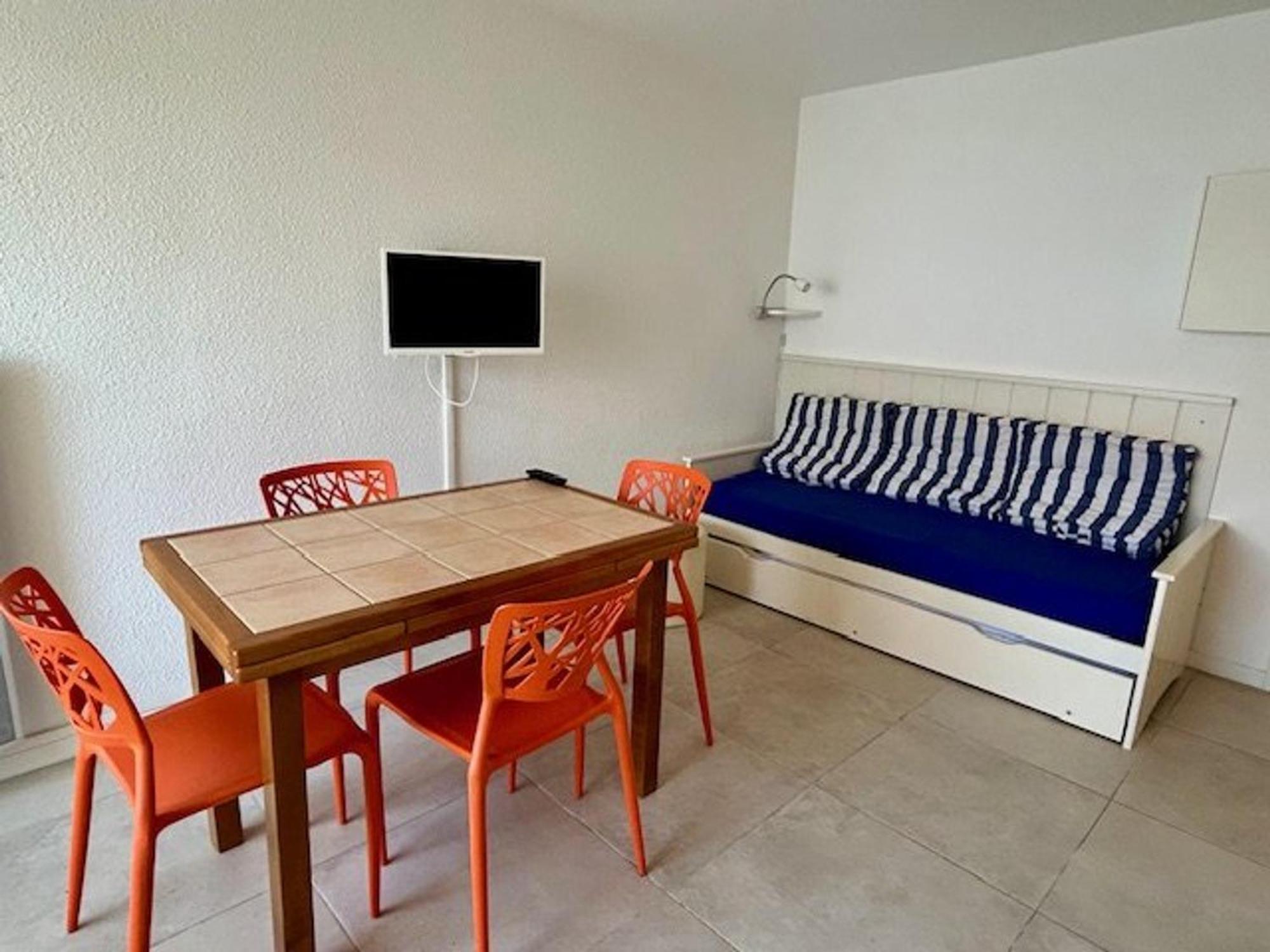 Appartement T2 A Royan, 4 Pers., Proche Plage Et Commerces, Parking, Balcon, Confortable Et Equipe - Fr-1-494-60 Exterior foto